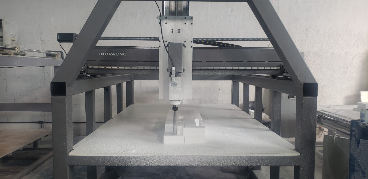 Usinagem CNC Router em EPS